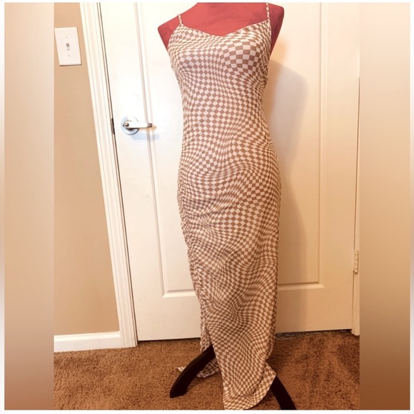 NWT SPAGHETTI STRAP RUCHED MAXI DRESS - Picture 3 of 12